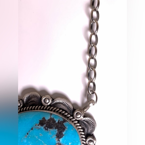 Bold Beauty: Gilbert Tom Navajo Sterling Silver & Turquoise Statement Necklace - Picture 7 of 10